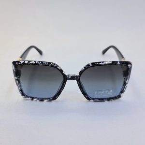 عکس از عینک آفتابی پلاریزه ورساچه با فریم چریکی و پروانه ای و دسته مشکی مدل P6852