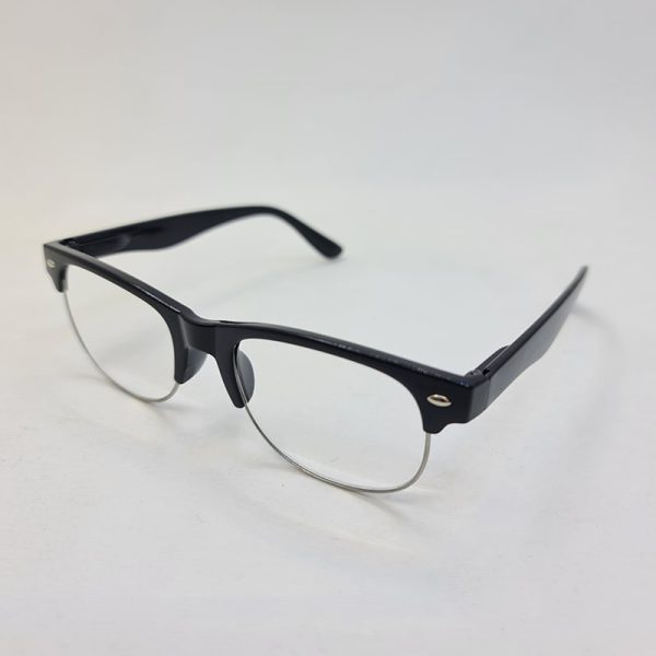 عکس از عینک مطالعه با نمره +2. 25 و فریم مشکی رنگ کلاب مستر و دسته فنری مدل cm58