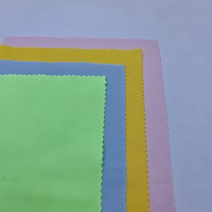 عکس از بسته 4 عددی دستمال ضخیم، نرم و طرح دار عینک کد 991825