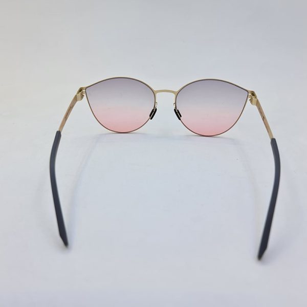 عکس از عینک آفتابی ic berlin با فریم بسیار سبک، طلایی و گربه ای و لنز صورتی مدل ps18026