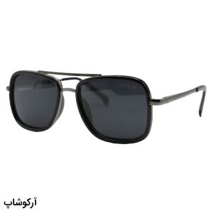 عکس از عینک آفتابی کاررا با فریم شکل مربعی، رنگ مشکی و نوک مدادی و لنز دودی و پلاریزه مدل C426