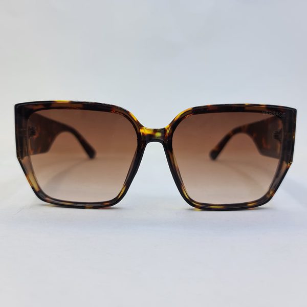 عکس از عینک آفتابی ورساچه با فریم پلنگی و هاوانا و سایز بزرگ و دسته پهن مدل 6851