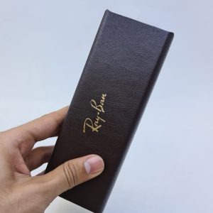 عکس از قاب عینک قهوه ای شکلاتی ریبن Ray-Ban با در آهربایی مدل 991810