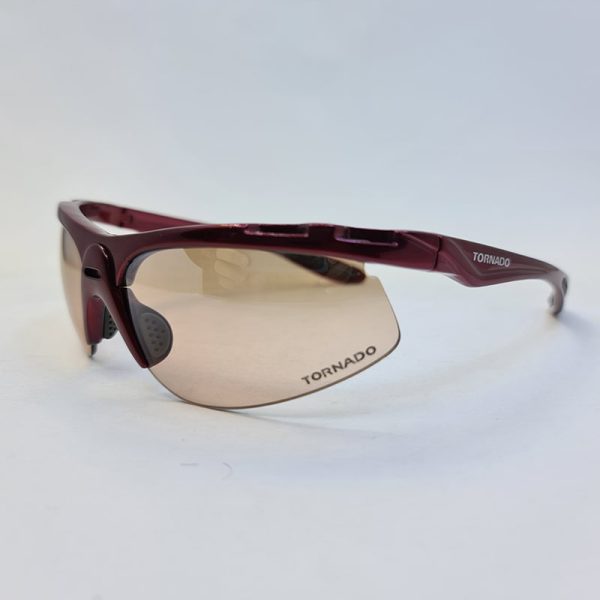 عکس از عینک ورزشی نیم فریم با فریم قرمز و لنز قهوه ای tornado مدل tp405025