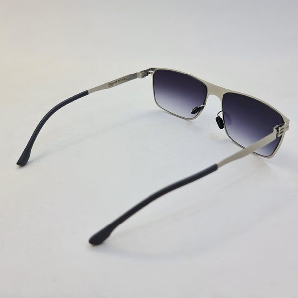 عکس از عینک آفتابی آیس برلین مستطیلی شکل و نقره ای و عدسی دودی مدل ps18005