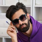 عینک آفتابی تام فورد با فریم مربعی شکل مدل 7276 بر روی صورت محمدحسین ابراهیم زاده