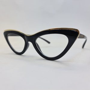 عکس از فریم عینک طبی مثلثی شکل با رنگ مشکی و طلایی برند GUCCI مدل G10A