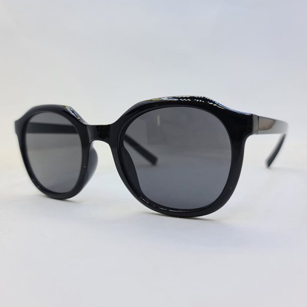 عکس از عینک آفتابی dior چندضلعی با فریم مشکی رنگ و عدسی دودی تیره مدل kd98051