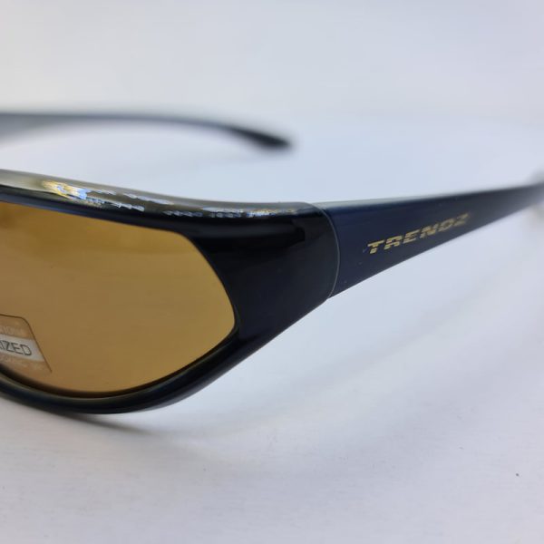 عکس از عینک ورزشی پولاریزه با فریم مشکی و دسته سرمه ای trendz مدل tz011