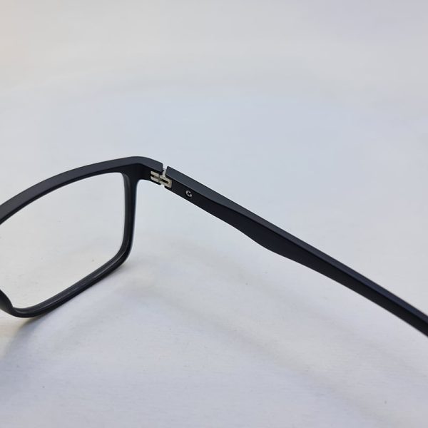 عینک طبی مستطیلی شکل مشکی رنگ با فریم tr90 و دسته فنری مدل 9832