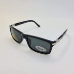 عکس از عینک دودی PERSOL با دسته فنری و عدسی سنگ و فریم مشکی رنگ مدل PO3103