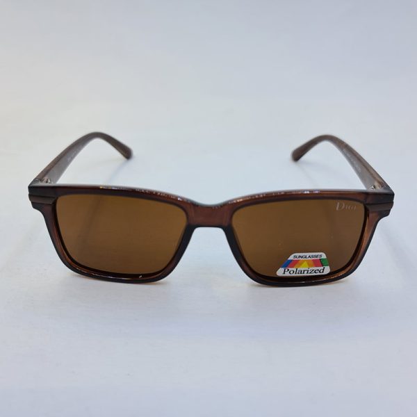 عکس از عینک آفتابی پولاریزه dior با فریم قهوه ای و دسته طرح چوبی مدل 4012