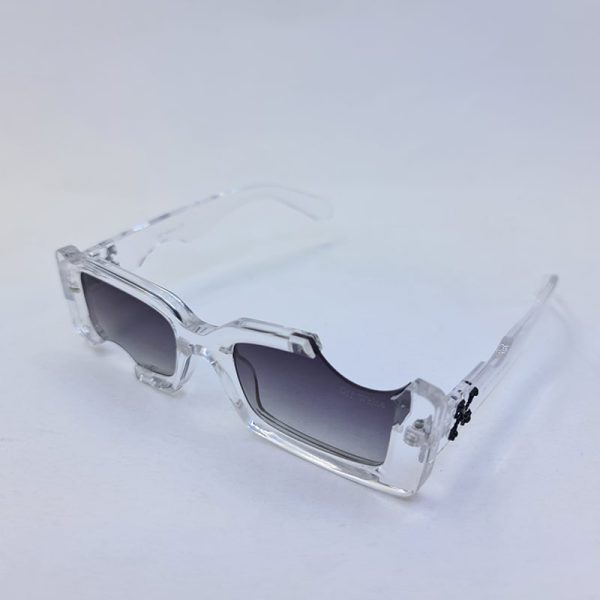 عکس از عینک آفتابی off-white با فریم بی رنگ و شفاف و فشن طرح گاز زده مدل 22030