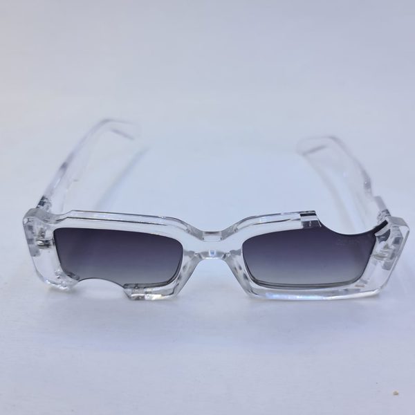 عکس از عینک آفتابی off-white با فریم بی رنگ و شفاف و فشن طرح گاز زده مدل 22030