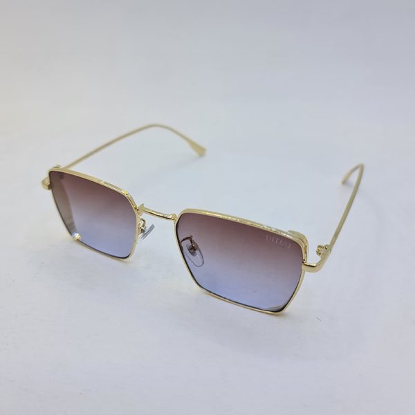 عکس از عینک آفتابی با فریم طلایی رنگ و لنز دو رنگ (قهوه ای و آبی) دیتیای مدل 9578