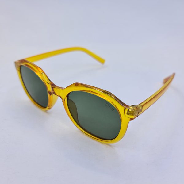 عکس از عینک آفتابی چندضلعی دیور با فریم نارنجی رنگ و عدسی سبز مدل kd98051