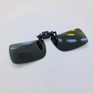 عکس از کاور آفتابی لنز عینک طبی با عدسی دودی تیره و پلاریزه مدل 991917