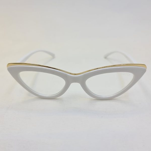 عکس از فریم عینک طبی گربه ای با رنگ سفید و طلایی برند گوچی مدل g10a