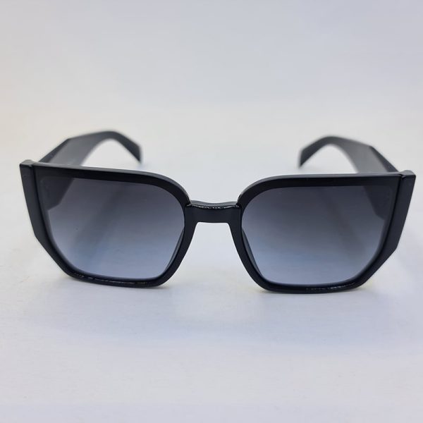 عکس از عینک آفتابی زنانه پرادا با فریم مشکی، دسته 3 بعدی و لنز هایلایت مدل 3765