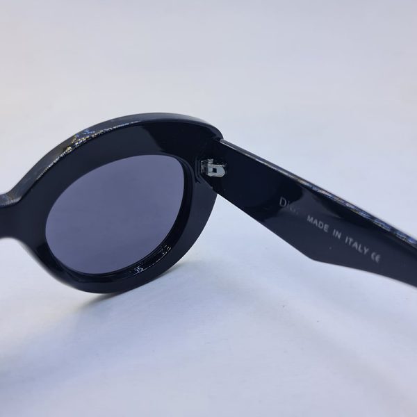 عکس از عینک آفتابی فشن گربه ای با فریم ضخیم و مشکی رنگ و عدسی تیره دیور مدل 3214