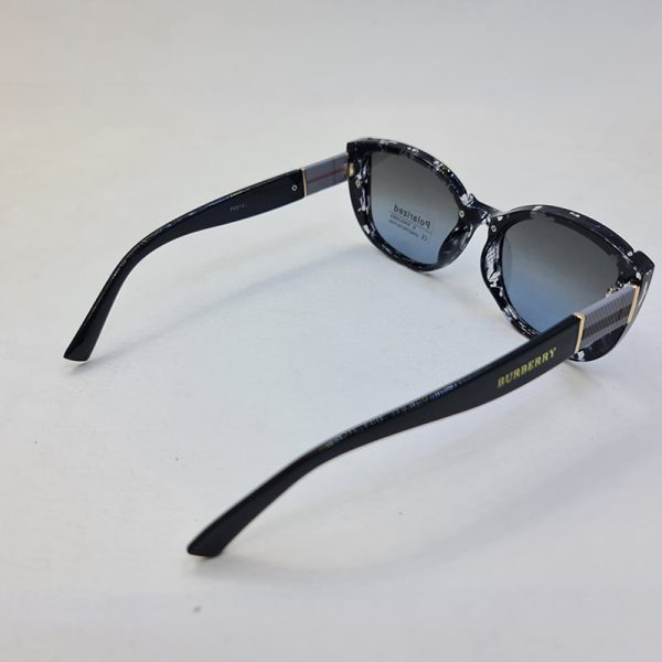 عکس از عینک آفتابی چریکی مشکی رنگ و پلاریزه با فریم گربه ای برند burberry مدل p6814