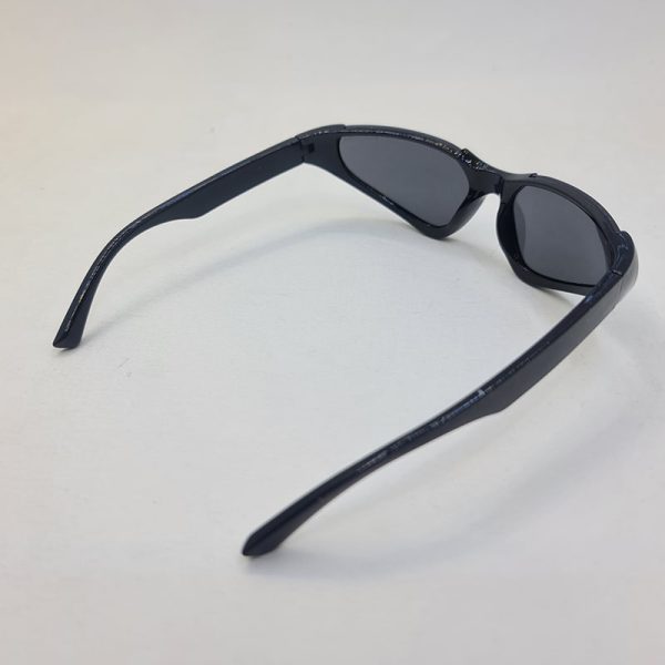 عکس از عینک آفتابی فشن بالینسیاگا با فریم مشکی و عدسی دودی تیره مدل pp1004