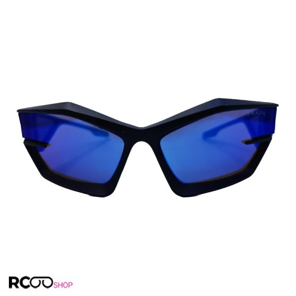 عکس از عینک آفتابی فانتزی پرادا با لنز آینه ای آبی رنگ و فریم مشکی مات مدل lh068