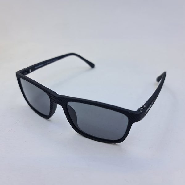 عکس از عینک آفتابی اوگا با فریم مستطیلی و مشکی، عدسی پلاریزه و آنتی رفلکس مدل 7908