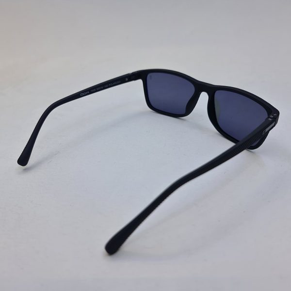 عکس از عینک آفتابی اوگا با فریم مستطیلی و مشکی، عدسی پلاریزه و آنتی رفلکس مدل 7908