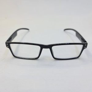 عکس از عینک طبی دور بین با نمره -1.75 و فریم مستطیلی شکل و مشکی رنگ مدل 24