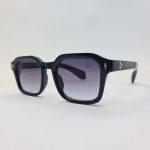 عکس از عینک آفتابی MOSCOT با فریم مربعی شکل و رنگ مشکی و عدسی دودی مدل 6029