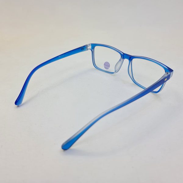 عکس از عینک بلوکات با فریم آبی رنگ، کائوچو و مستطیلی شکل مدل abc3139