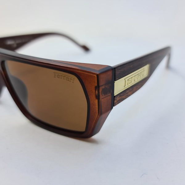 عکس از عینک آفتابی پلاریزه ferrari قهوه ای، مستطیلی و دسته پهن و طرح چوب مدل 3002