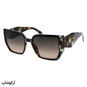 عکس از عینک آفتابی زنانه PRADA با فریم چند رنگ، شکل پروانه‌ای و لنز قهوه‌ای سایه روشن مدل 3765