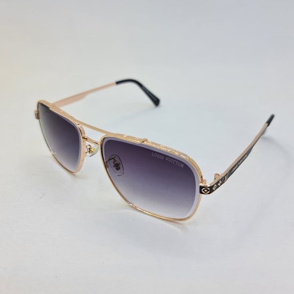 عکس از عینک آفتابی لویی ویتون با فریم طلایی و عدسی دودی هایلایت مدل 1099