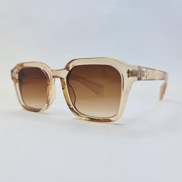 عکس از عینک آفتابی موسکات با فریم مربعی شکل و رنگ عسلی و عدسی قهوه ای مدل 6029