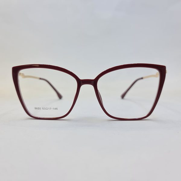 عکس از عینک طبی زنانه گربه ای با فریم قرمز رنگ و تک کاور عینک آفتابی مدل 8655