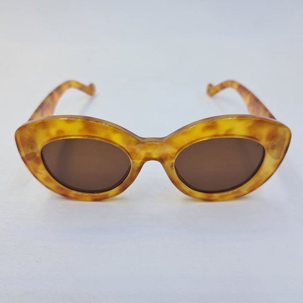 عکس از عینک آفتابی دیور گربه ای با فریم نارنجی، فانتزی و لنز قهوه ای مدل 3214