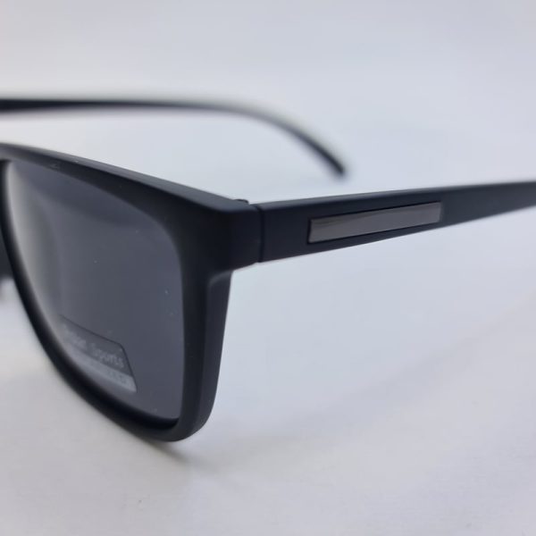 عکس از عینک آفتابی پلاریزه مستطیلی و مشکی مات با لنز تیره مدل p6009