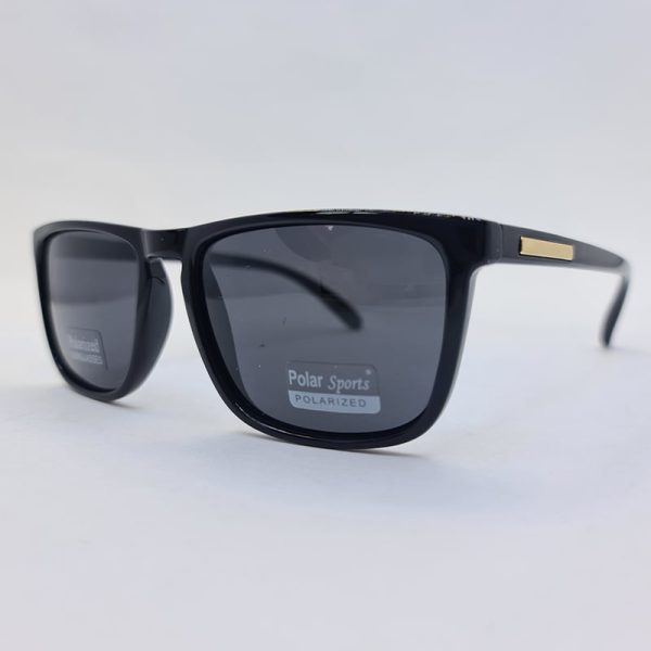 عکس از عینک آفتابی پلاریزه مستطیلی و مشکی براق با لنز تیره مدل p6009
