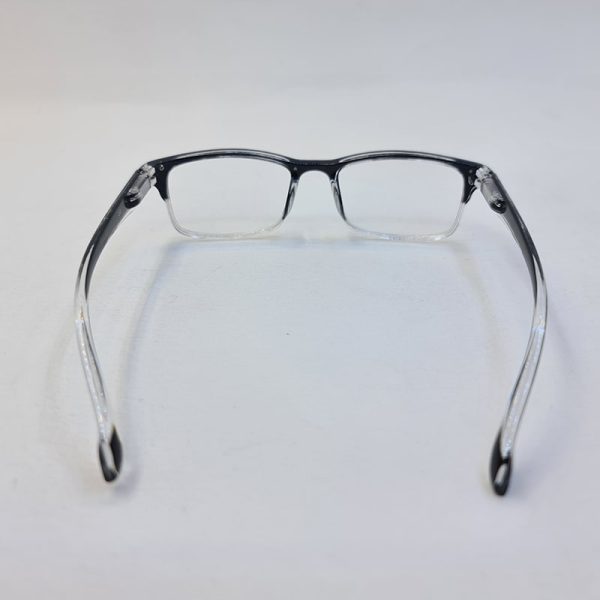عکس از عینک مطالعه مستطیلی با نمره +2. 50 با فریم مشکی و دسته فنری مدل 23