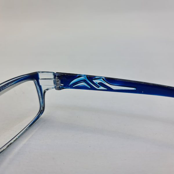عکس از عینک مطالعه نمره +3. 00 با فریم آبی و مستطیلی شکل مدل hll808