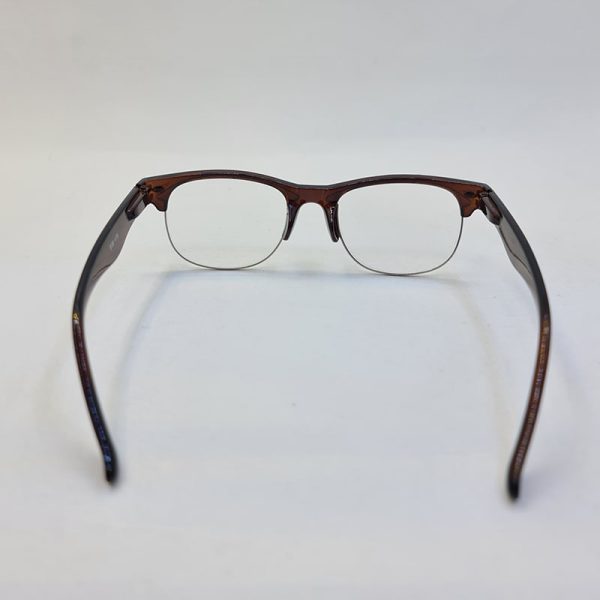 عکس از عینک مطالعه با نمره +2. 25 و فریم قهوه ای کلاب مستر و دسته فنری مدل 9138