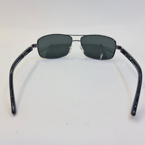 عکس از عینک آفتابی مستطیلی برند persol با لنز سنگ و فریم نوک مدادی مدل 2406s