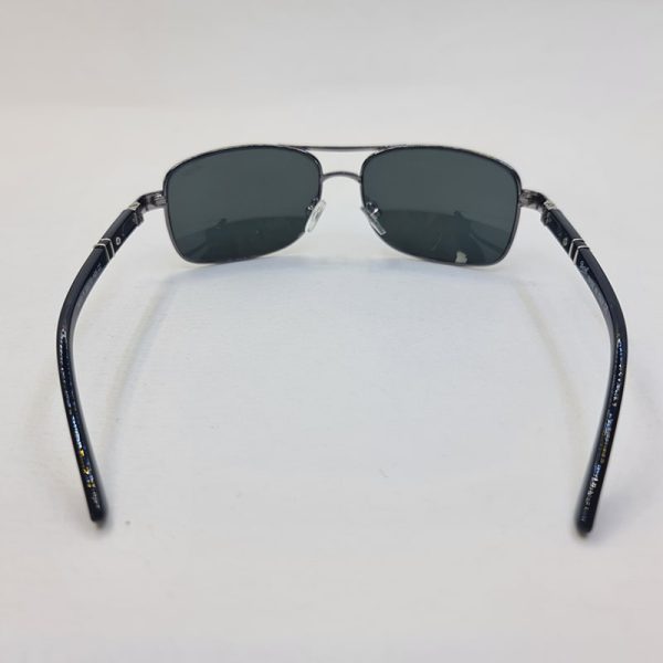 عکس از عینک آفتابی مستطیلی پرسول با لنز سنگ و فریم نوک مدادی مدل 2410s