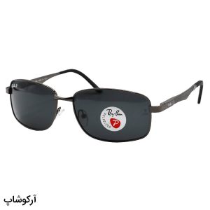 عکس از عینک آفتابی Ray-Ban با فریم مستطیلی، رنگ نوک مدادی، لنز پلاریزه و دودی تیره مدل P2970