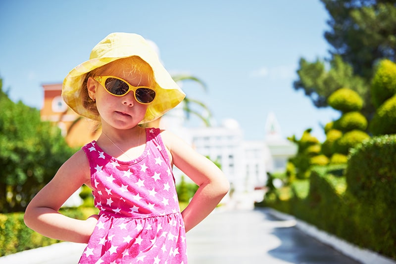 کودکان بیشتر از بزرگسالان به عینک آفتابی نیاز دارند! - خرید عینک آفتابی بچگانه