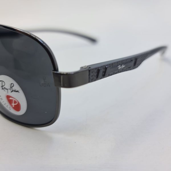 عکس از عینک آفتابی ری بن با فریم مستطیلی و نوک مدادی و لنز پلاریزه مدل p2336
