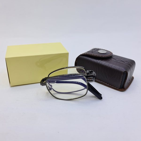 عکس از عینک مطالعه تاشو آنتی رفلکس با نمره 1. 00 نزدیک بین به همراه کیف مدل pd62