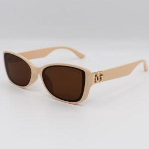 عکس از عینک آفتابی زنانه مستطیلی با فریم کرمی و لنز قهوه ای Dolce & Gabana مدل DS22738